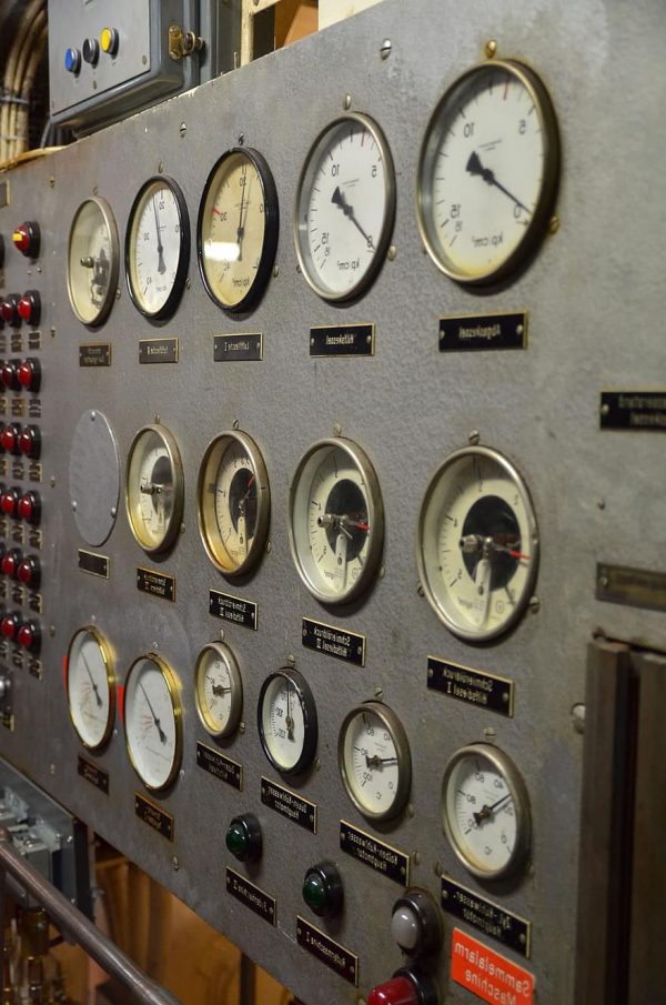 Figure 12 Engine control panel