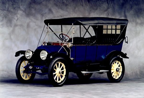 4-The 1912 Cadillac model 30 first push to start car