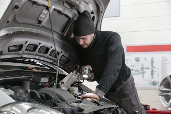 8-Car mechanic repair service