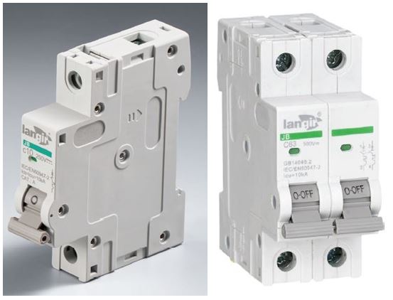 Side by side comparison of 1P & 2P DC circuit breakers