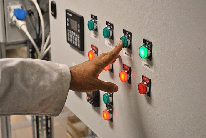 Example of Fully illuminated plastic piezo switch application