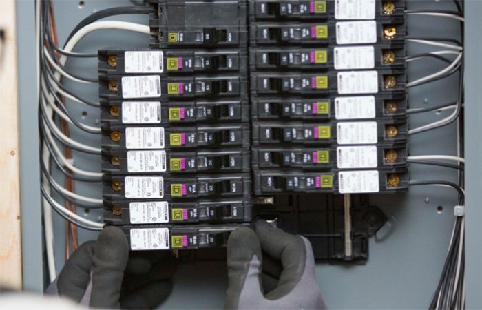 figure 3 What Is the Functional Difference Between A Switch and A Circuit Breaker-circuit breaker
