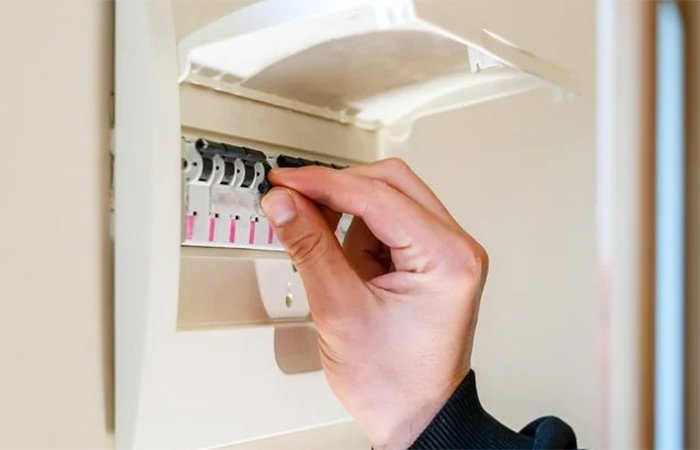 How to Troubleshoot a Tripping Circuit Breaker?