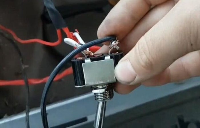 how to wire a toggle switch